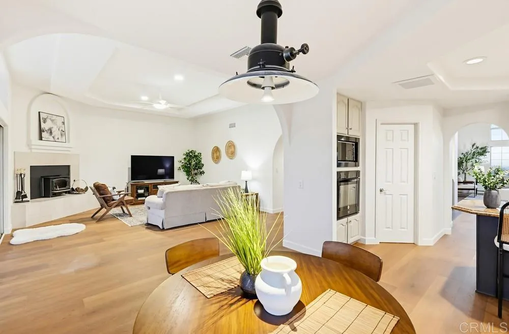 https://cdn.realtyfeed.com/cdn/127/306723345/95bee6e9f33e27e441087fe5c9de9e5b.webp