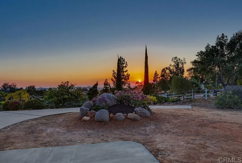 https://cdn.realtyfeed.com/cdn/127/306723345/c42a6ce8270d8c14cd87bd39ff09fd6a.webp