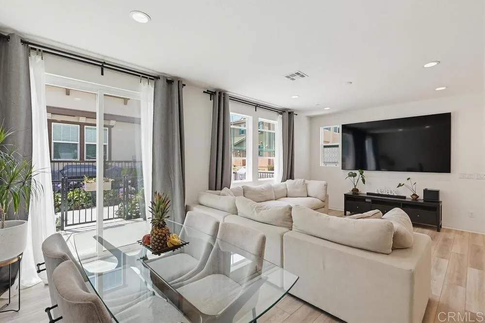 https://cdn.realtyfeed.com/cdn/127/306723377/25ff6e5119507754f3974de857dce216.webp