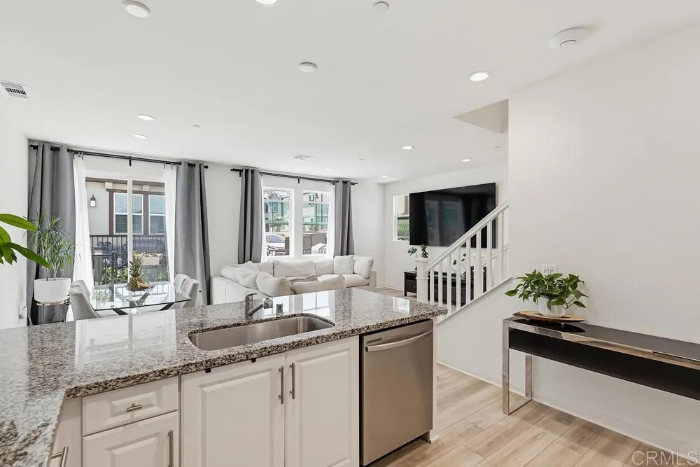 https://cdn.realtyfeed.com/cdn/127/306723377/524c61aa1b52a2effdc2bf4980cd0cc7.webp