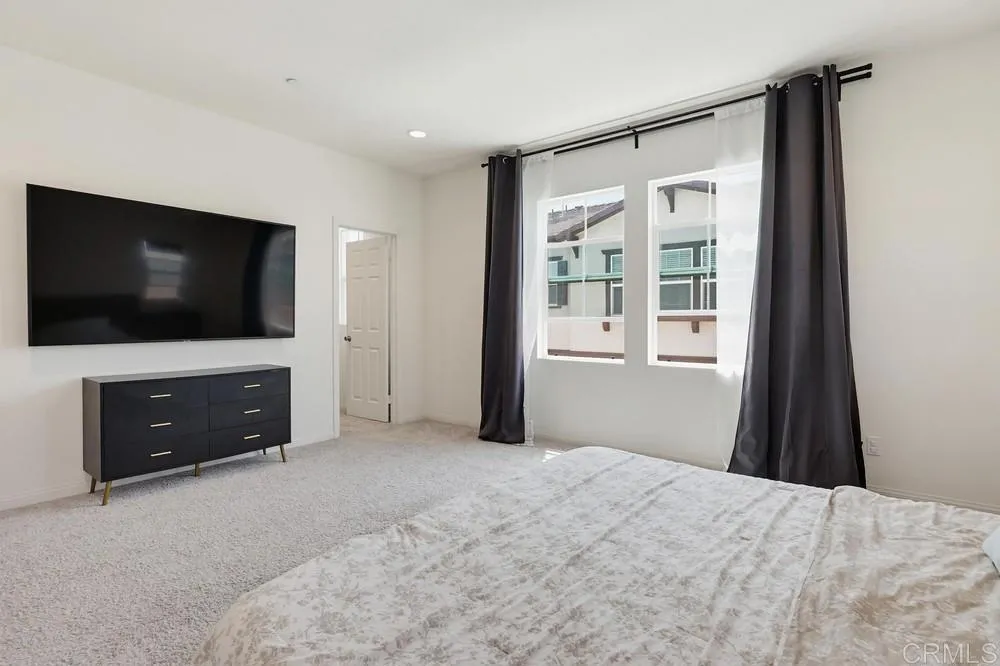 https://cdn.realtyfeed.com/cdn/127/306723377/932606734b621c7b176f6c8fec062329.webp