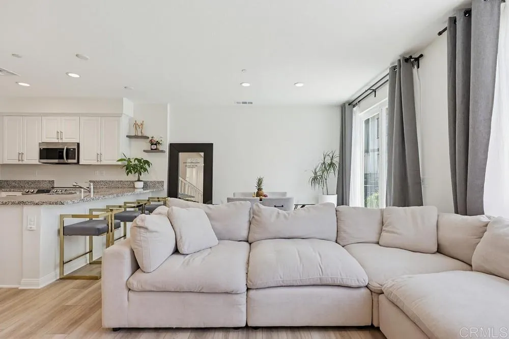 https://cdn.realtyfeed.com/cdn/127/306723377/9808adbb43fcaa755719edffab56b7f6.webp