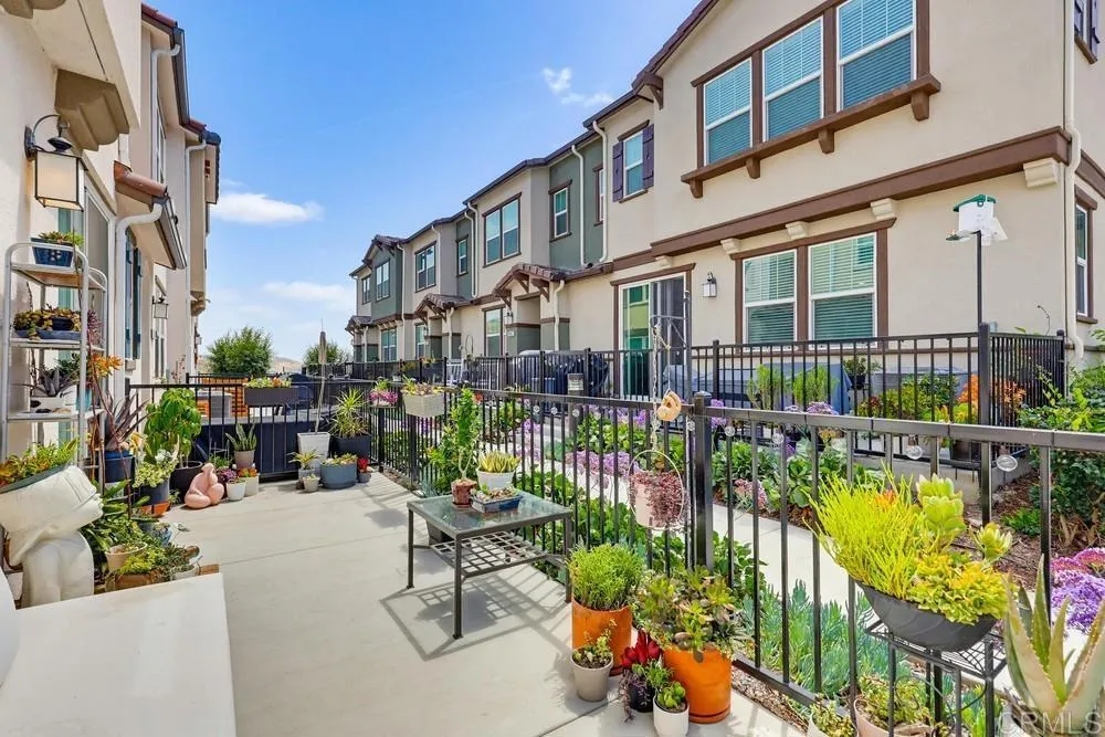 https://cdn.realtyfeed.com/cdn/127/306723377/cdbd11d4f89b48494bcf18f301e654e1.webp