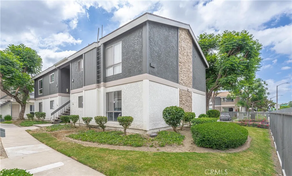 2803 S Fairview C