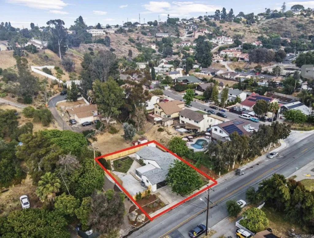 https://cdn.realtyfeed.com/cdn/127/306723385/fa9bec6c4d9e1de02fa423b9d9bff628.webp