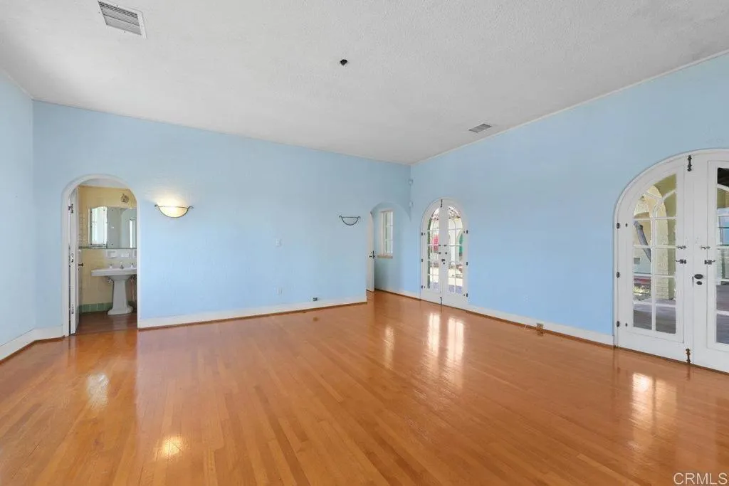 https://cdn.realtyfeed.com/cdn/127/306723387/0c0bdcf7d7d0e0e648ccb282738af0dd.webp