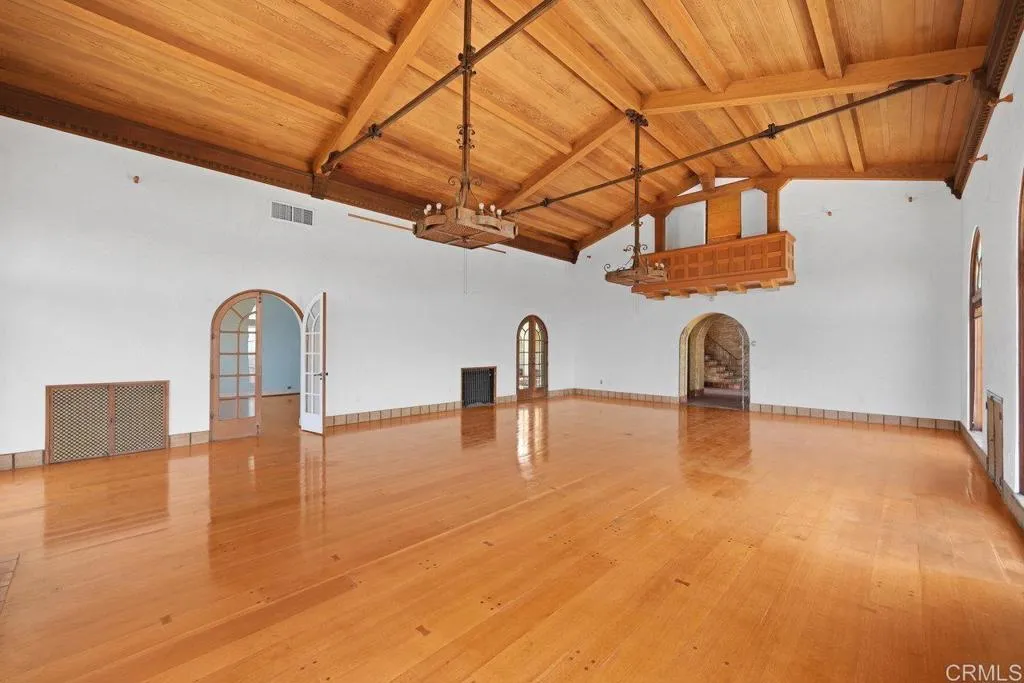 https://cdn.realtyfeed.com/cdn/127/306723387/fbcf049d43c4b893e703f040add8e0fe.webp