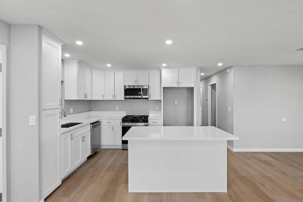 https://cdn.realtyfeed.com/cdn/127/306723437/286fb82096dfb2379f1f03226ef4e155.webp