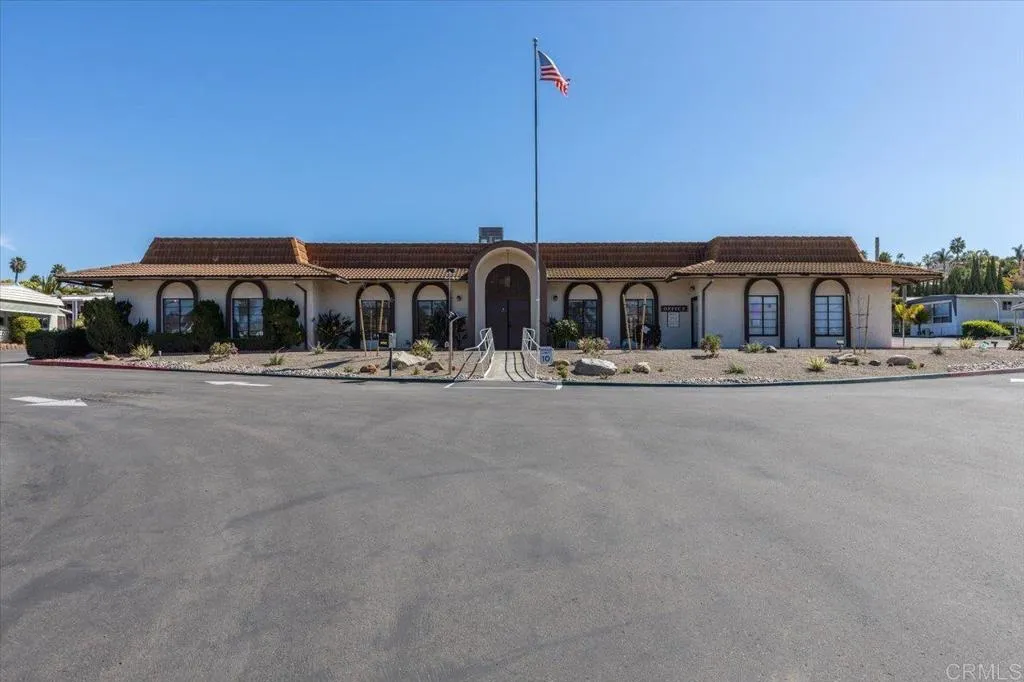 https://cdn.realtyfeed.com/cdn/127/306723437/3ebd6f7150c74493c358f0bf501cec1e.webp
