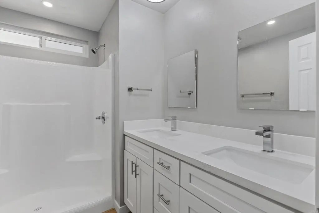 https://cdn.realtyfeed.com/cdn/127/306723437/63cce7ac28f6fed8daf5b10bd6de404d.webp