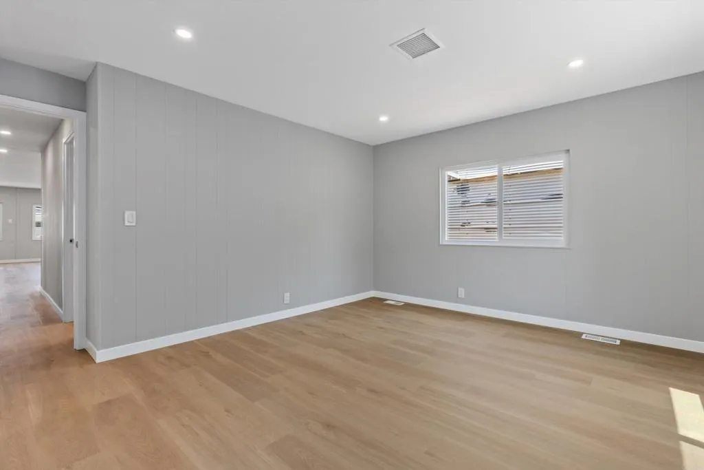 https://cdn.realtyfeed.com/cdn/127/306723437/86e4461622853f66b8003da38bde1cb7.webp