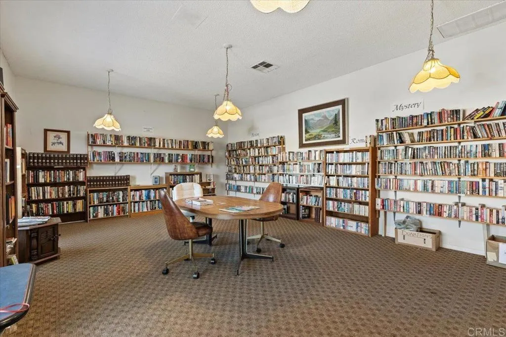 https://cdn.realtyfeed.com/cdn/127/306723437/b0f82713039f3d48cb6f21911549f6ae.webp