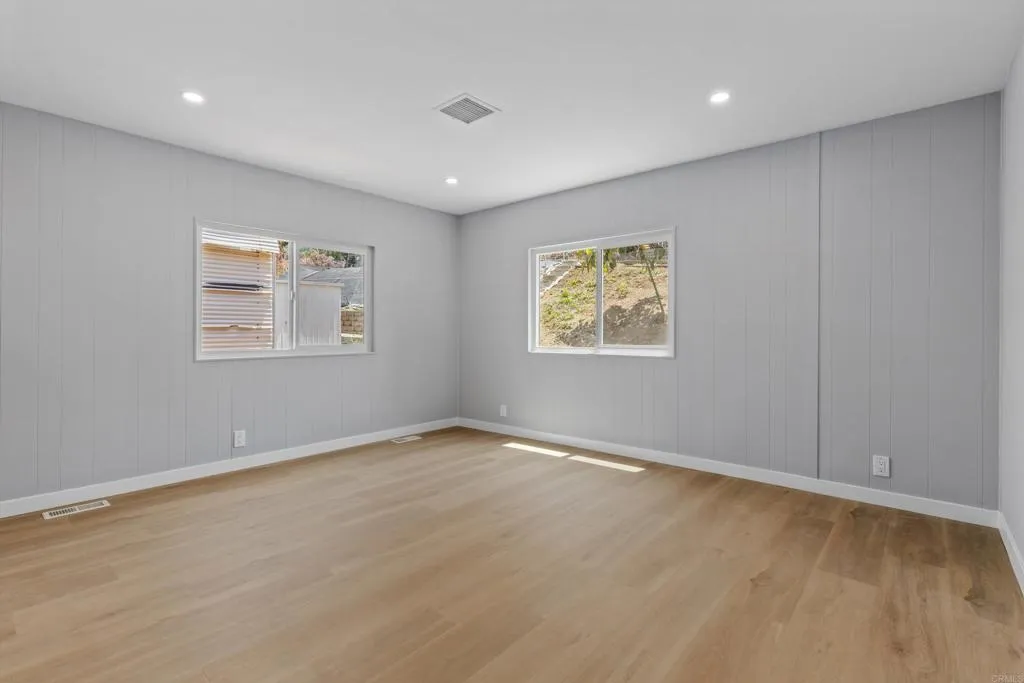 https://cdn.realtyfeed.com/cdn/127/306723437/c95bf8b9bdb56ec7dac309d478cda1a8.webp