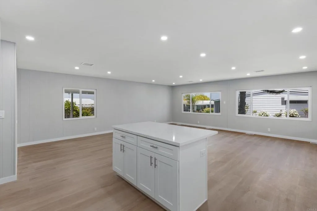 https://cdn.realtyfeed.com/cdn/127/306723437/e8a72baf0aa88b8ff0cf62f6f42ed291.webp
