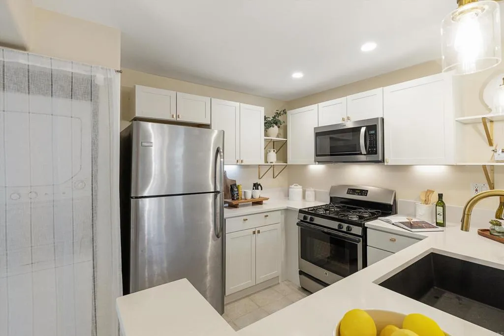 https://cdn.realtyfeed.com/cdn/127/306723443/2efd2b18b48108cacf00fb138557262a.webp