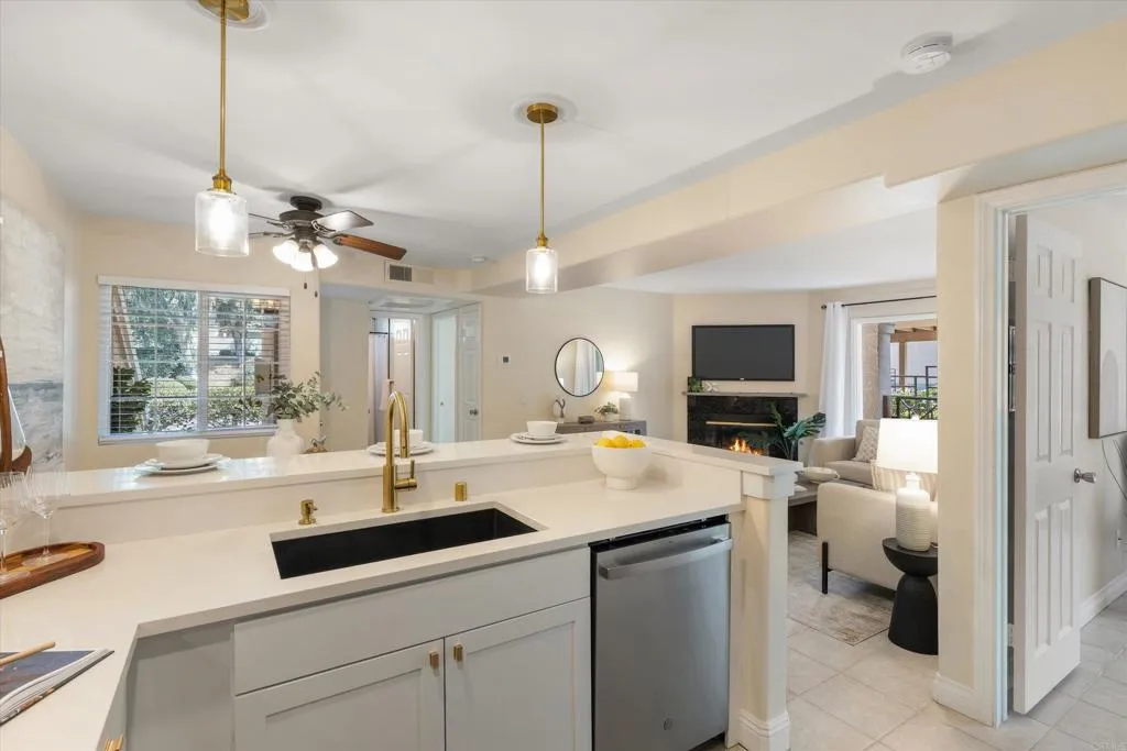 https://cdn.realtyfeed.com/cdn/127/306723443/ed3b75db62d0362d509eea877444a920.webp