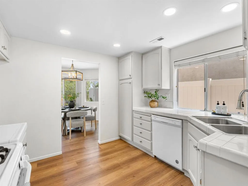 https://cdn.realtyfeed.com/cdn/127/306723445/14a2da71811aa885229ce7619055beab.webp