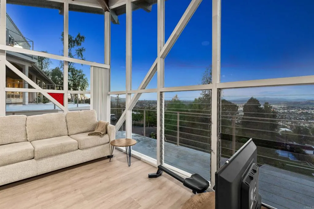https://cdn.realtyfeed.com/cdn/127/306723452/0639ed7c158614e87a8f552e41e5ffb1.webp
