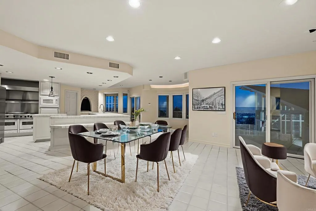 https://cdn.realtyfeed.com/cdn/127/306723452/24b650f45d16a5897ee09758448e36b6.webp