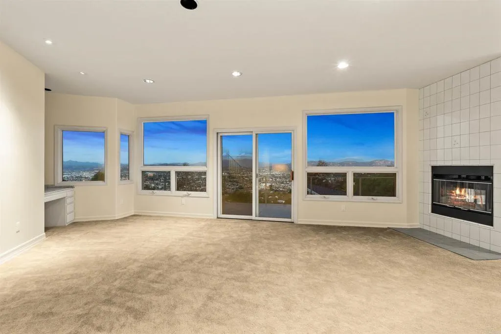 https://cdn.realtyfeed.com/cdn/127/306723452/83a1d1b2631aed27ff81740fb6ddd8f9.webp