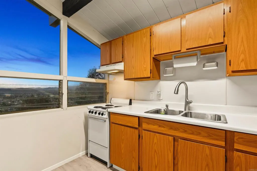 https://cdn.realtyfeed.com/cdn/127/306723452/9f243b0640a0414d6fe5dbc97e62832a.webp
