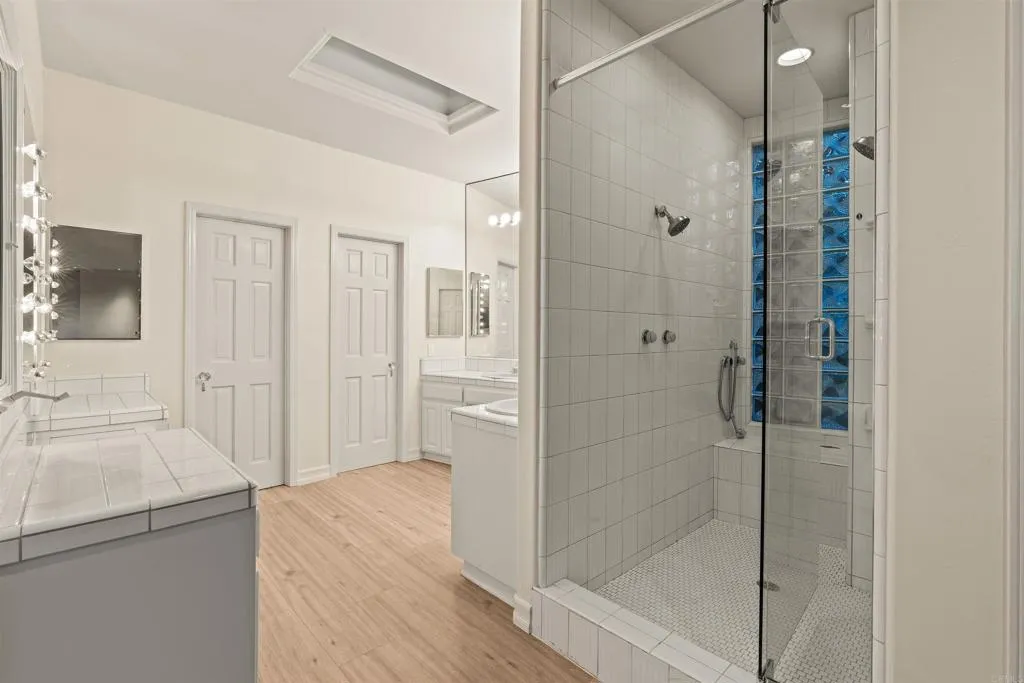 https://cdn.realtyfeed.com/cdn/127/306723452/ca356a9c943cd0b04c8d7013c58cf23c.webp