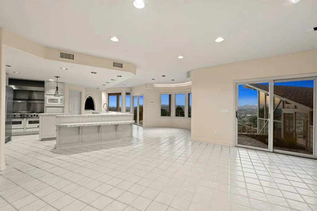 https://cdn.realtyfeed.com/cdn/127/306723452/e8387950536c9e152c092c3b8d6e7636.webp