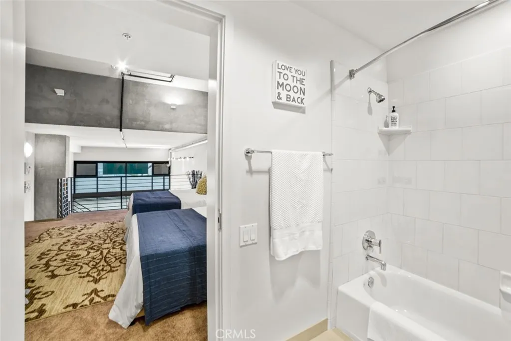 Photo #25: TR26098944 Listing: Photo #25