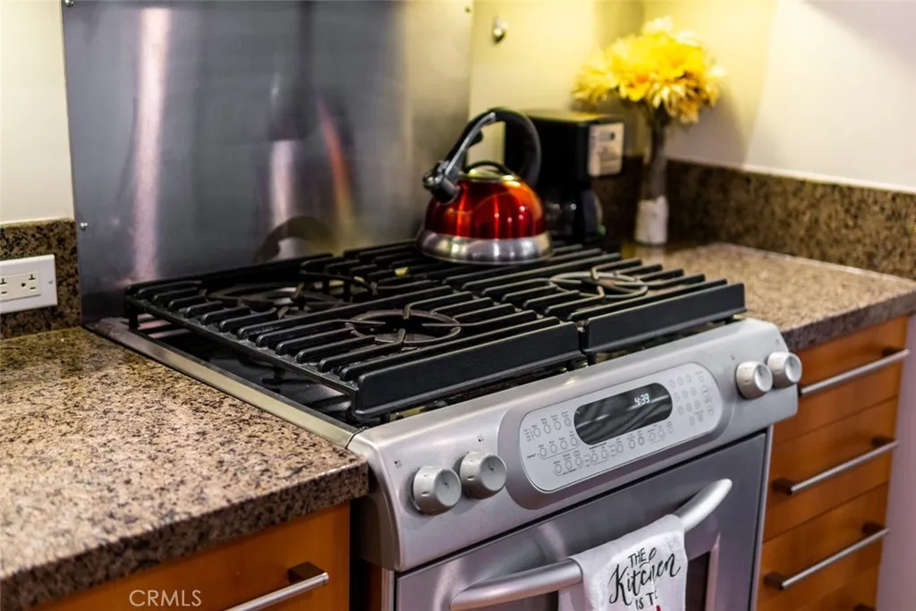 Photo #12: TR26098944 Listing: Photo #12