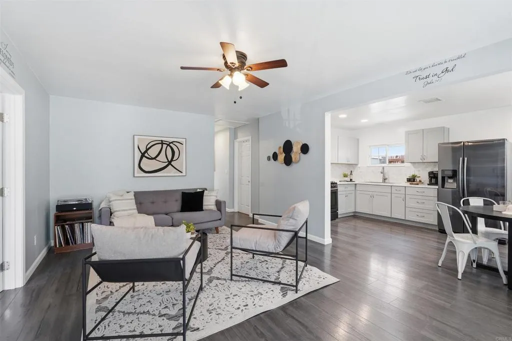https://cdn.realtyfeed.com/cdn/127/306723477/15658b2feb88633cbe5c59d99b906df3.webp