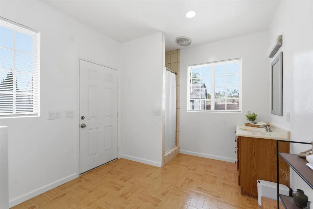 https://cdn.realtyfeed.com/cdn/127/306723477/5e798d2513360537d3afdab8eca4ec99.webp