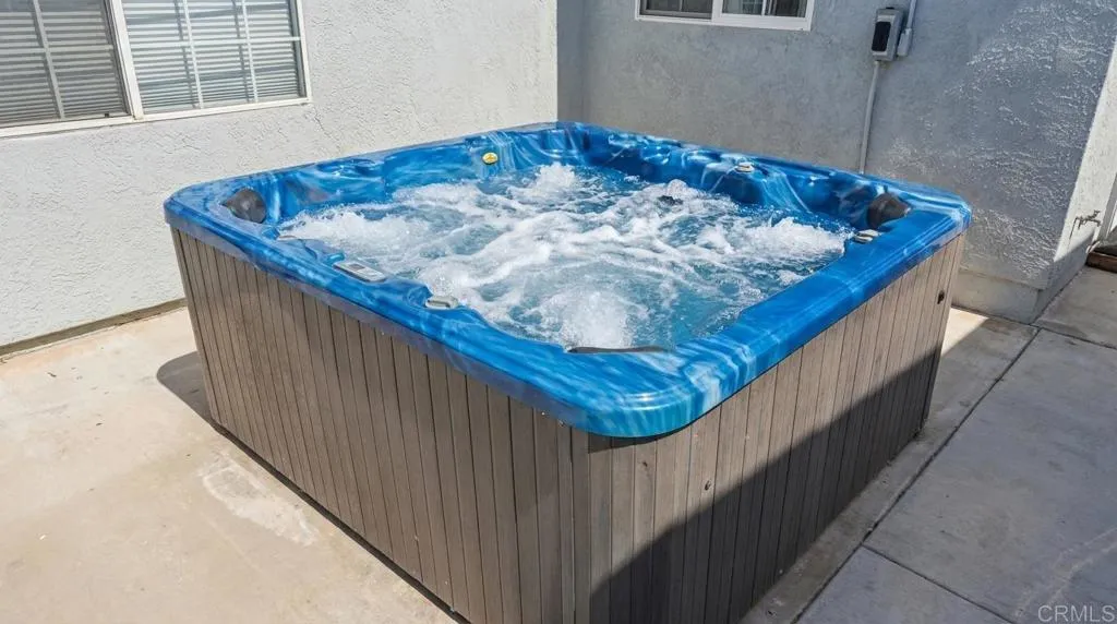 https://cdn.realtyfeed.com/cdn/127/306723477/ae6eda00eb74dd8e09d447506dfcd4bd.webp