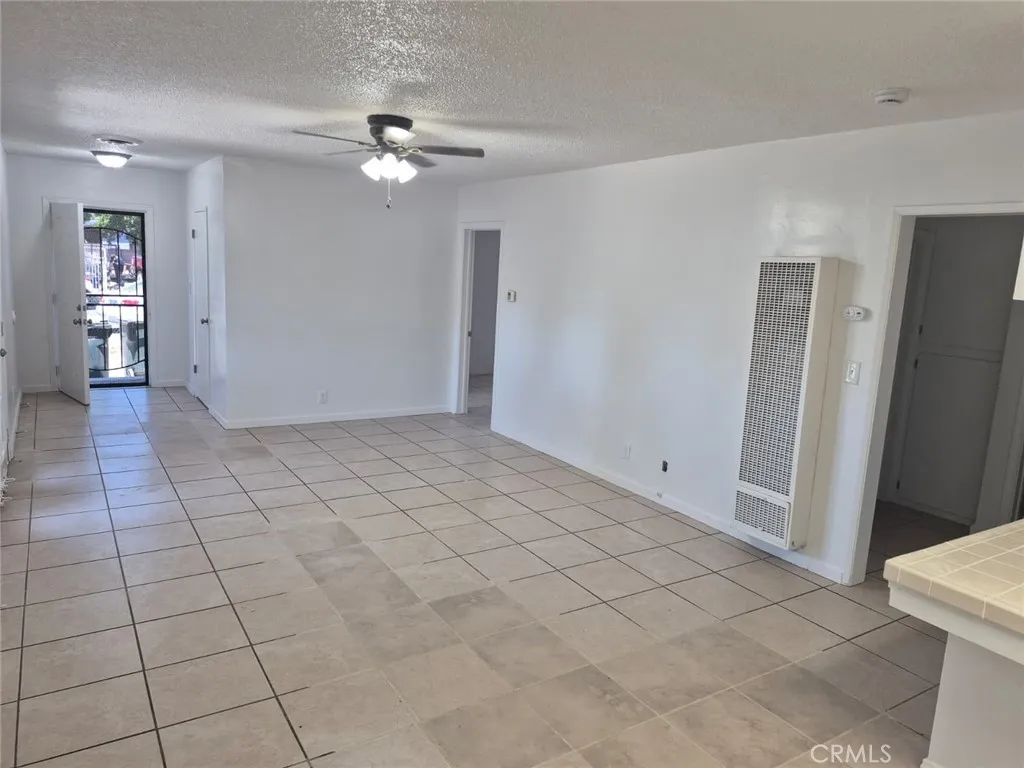 5174 Los Flores Boulevard Unit A, Inglewood, CA 90262 - Photo 5 of 11, Inglewood, CA