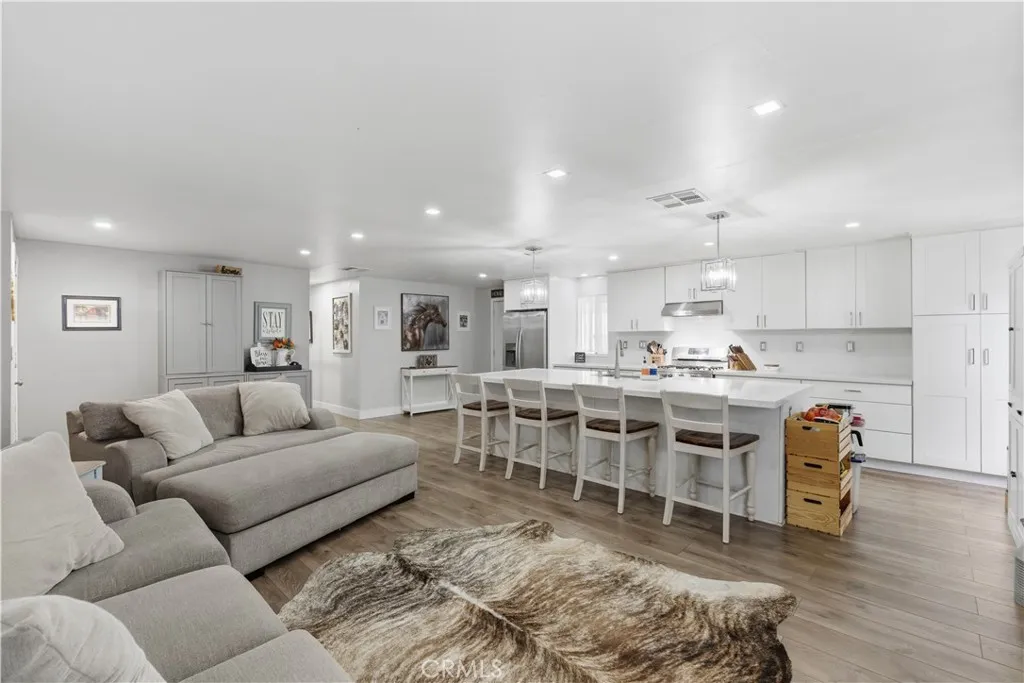 https://cdn.realtyfeed.com/cdn/127/306723500/0cd3a1562829f6587c3746ef05641db8.webp
