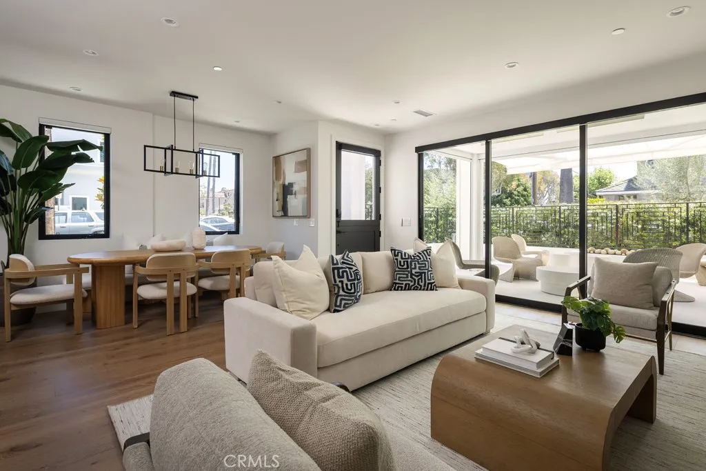 Corona Del Mar, CA 92625
