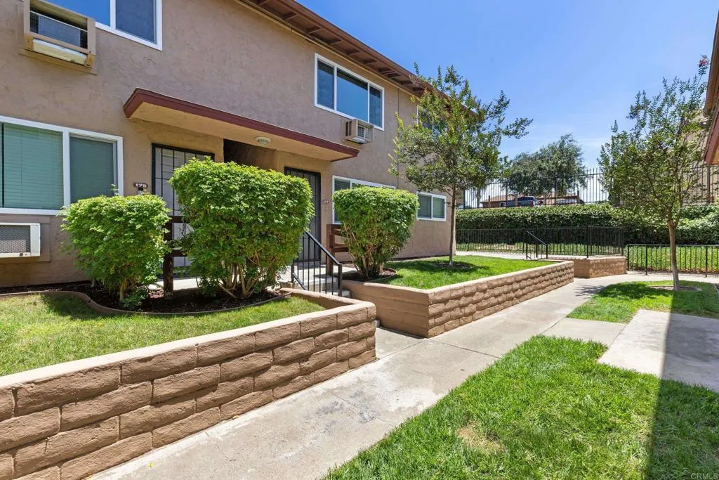 https://cdn.realtyfeed.com/cdn/127/306723505/951257438d989231ff369c32bf37bef5.webp