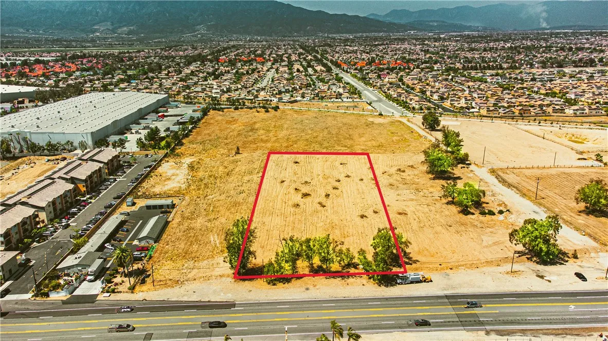 Fontana, CA 92335