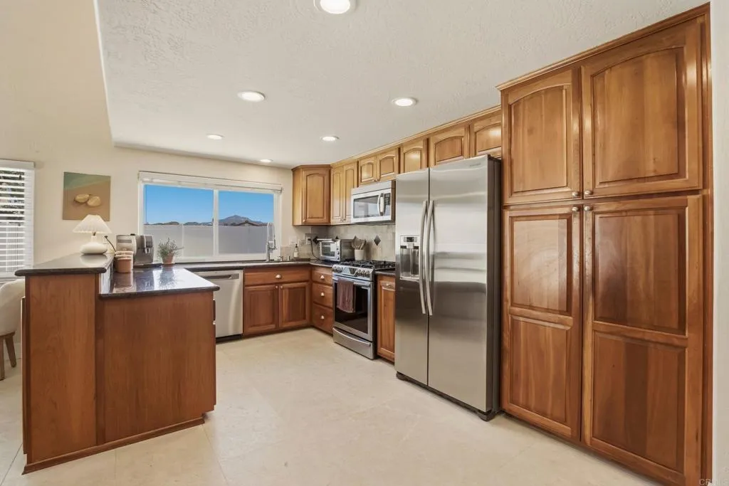 https://cdn.realtyfeed.com/cdn/127/306723660/5069aa46651653ad9a65b6bdd56bf279.webp