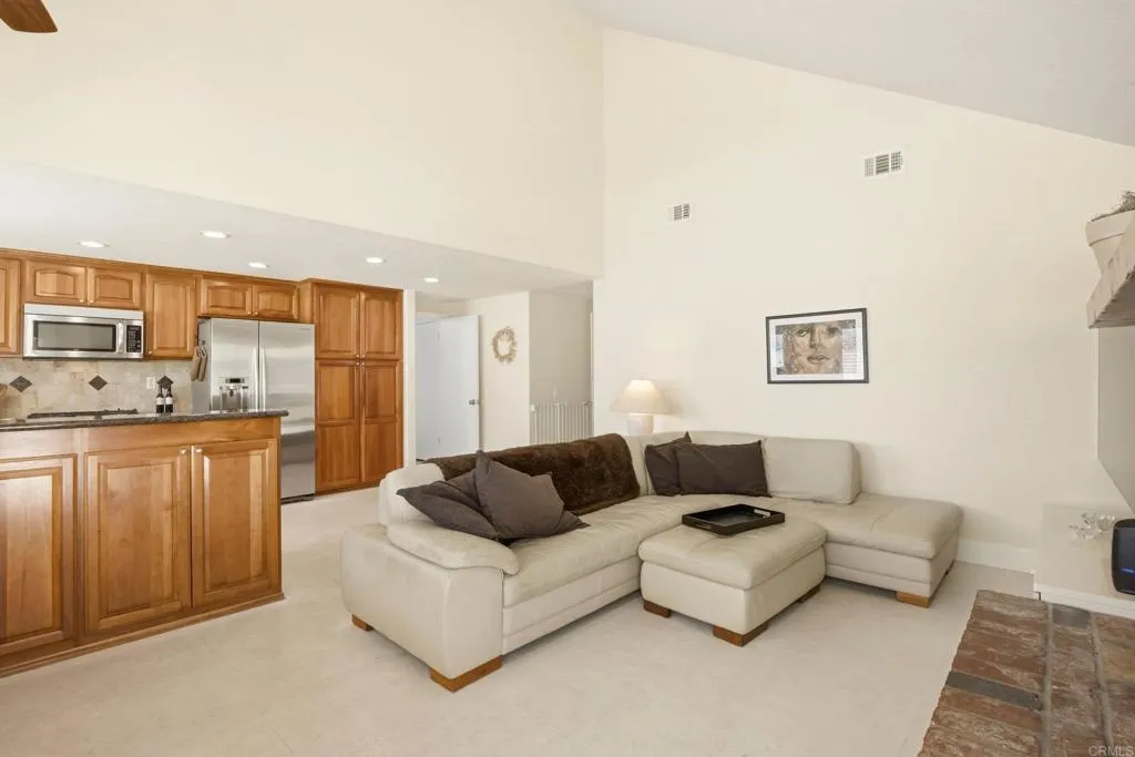 https://cdn.realtyfeed.com/cdn/127/306723660/65a0bbc4df088af23059b676a9d2f564.webp