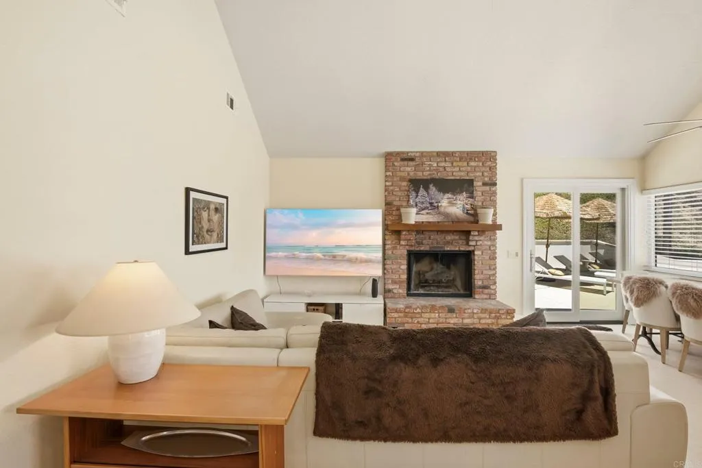 https://cdn.realtyfeed.com/cdn/127/306723660/abaaab44ebecd6207bcbc62681a3b7a6.webp