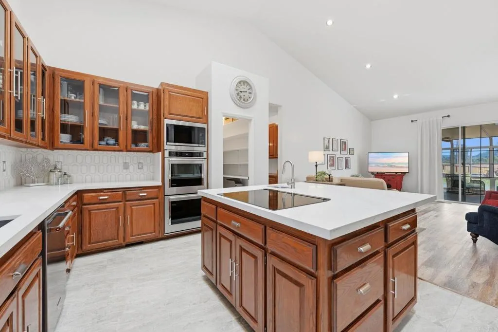 https://cdn.realtyfeed.com/cdn/127/306723718/07c65d9c06a879821c56e9bc596127b6.webp