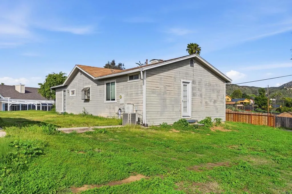 https://cdn.realtyfeed.com/cdn/127/306723718/0fafbb2984ca5427b832dc175891e67e.webp
