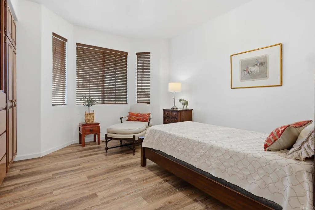 https://cdn.realtyfeed.com/cdn/127/306723718/165cbfc87c565e96bb4f845ad2bbd0ad.webp