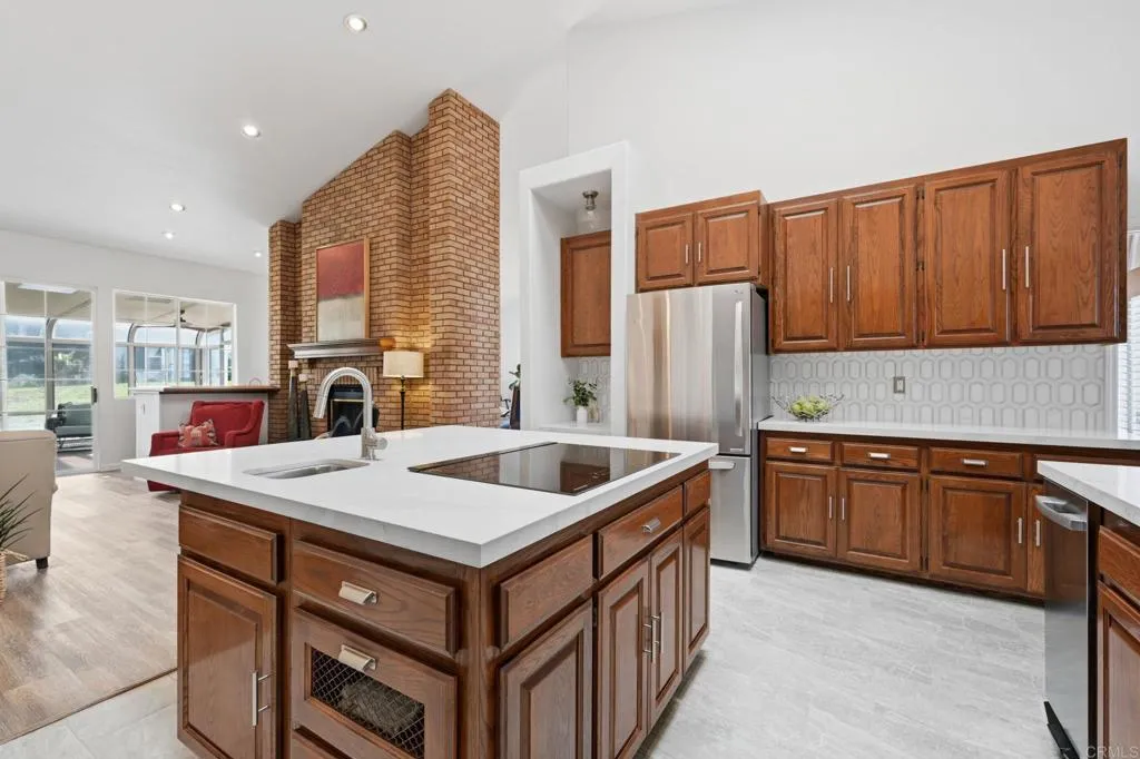 https://cdn.realtyfeed.com/cdn/127/306723718/207df13cf9c55791e867aa08b9be0302.webp