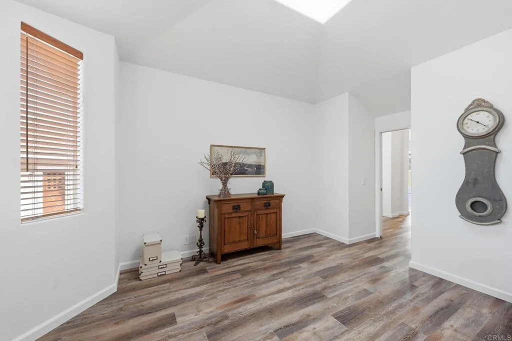 https://cdn.realtyfeed.com/cdn/127/306723718/557f4793c6ac42bdce7baffff74a48cb.webp
