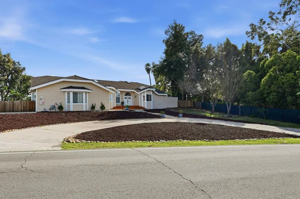 https://cdn.realtyfeed.com/cdn/127/306723718/5c9d1b2f709b232aae07143ecd009560.webp