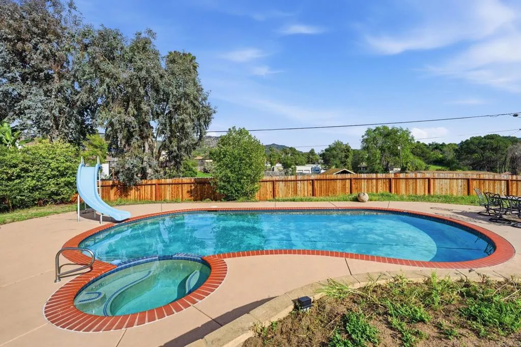 https://cdn.realtyfeed.com/cdn/127/306723718/6d4e8284f39d35eac9ccb3dac3a8718d.webp
