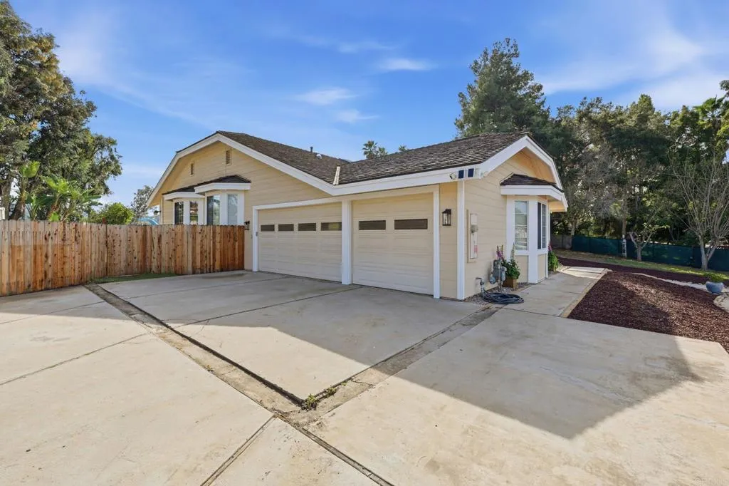 https://cdn.realtyfeed.com/cdn/127/306723718/9dbc845b6c9f343a143413d261d1aa45.webp