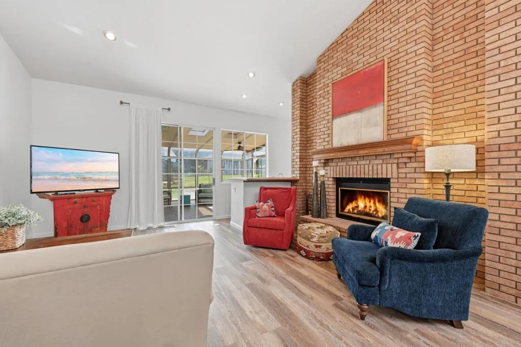 https://cdn.realtyfeed.com/cdn/127/306723718/bb82f8cfce8826b154bbc946f730b987.webp