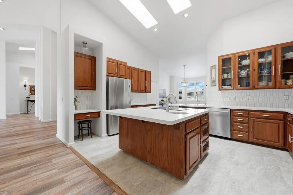 https://cdn.realtyfeed.com/cdn/127/306723718/cfe1ec4dcecf57c43357e46fcdbde67d.webp